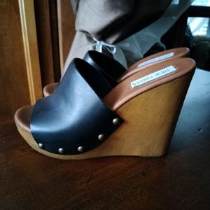 Steve Madden Wedge Sandals 8